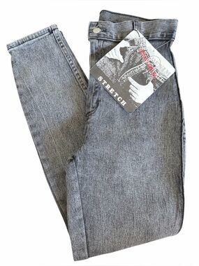 NWT- DENIM REPUBLIC vintage
Stretch Grey Jeans - Classic Comfort